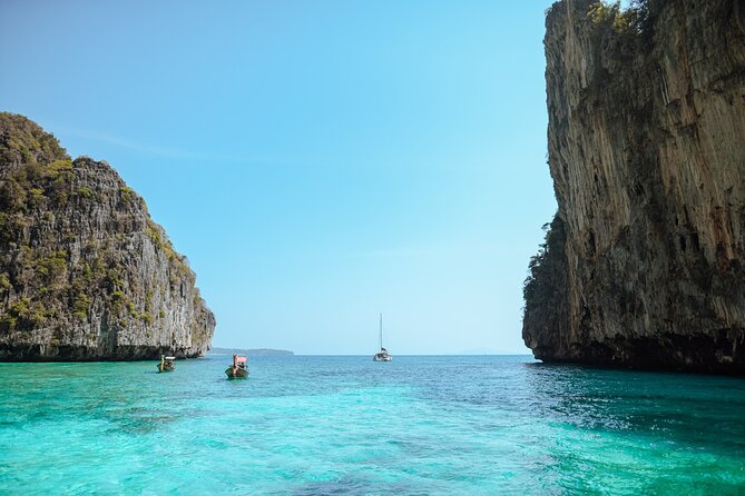 Full Day- Phi Phi Island & Maya Bay Snorkeling in Phuket & Lunch - Price and value: what $91.15 gets you (and what to compare)