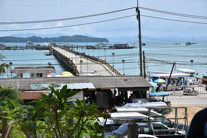 Hong by Starlight: Sea Cave Kayaking and Loy Krathong Floating - Meals and Drinks: Why the Price Feels Reasonable
