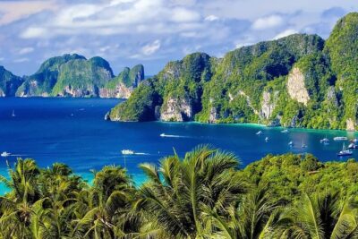 Phi Phi and Khai Islands Snorkeling Tour with Lunch by Speedboat - Royal Phuket Marina to Ko Phi Phi Lee: the first scenic hit