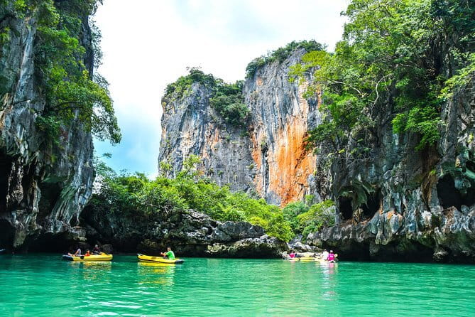 Phi Phi Islands and Khai Island by Premium Speed Catamaran - Snorkeling on Phi Phi Don waters: one hour of real blue-water time